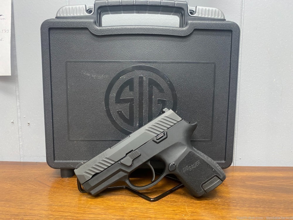 Sig Sauer P320 Sub-Compact 9mm w/ Holster & +1 Magazine *Great Condition*-img-5