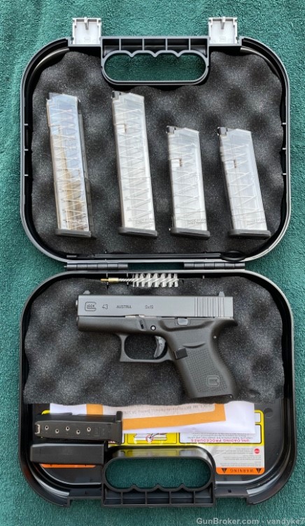 Glock 43 9mm w (5) Mags-img-0