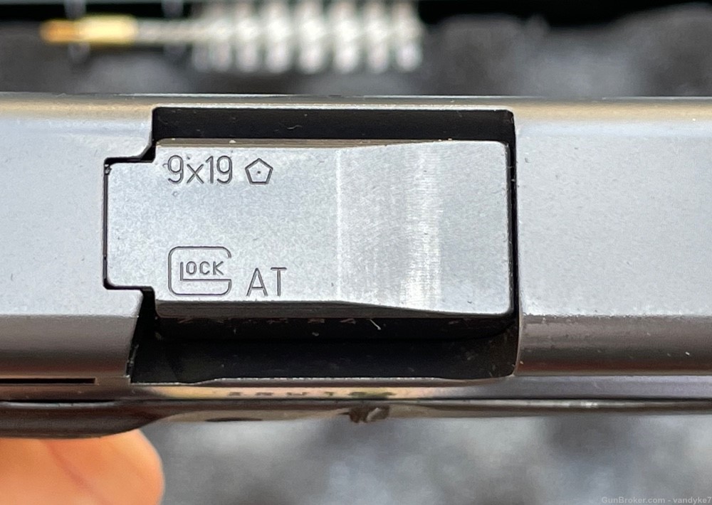 Glock 43 9mm w (5) Mags-img-5