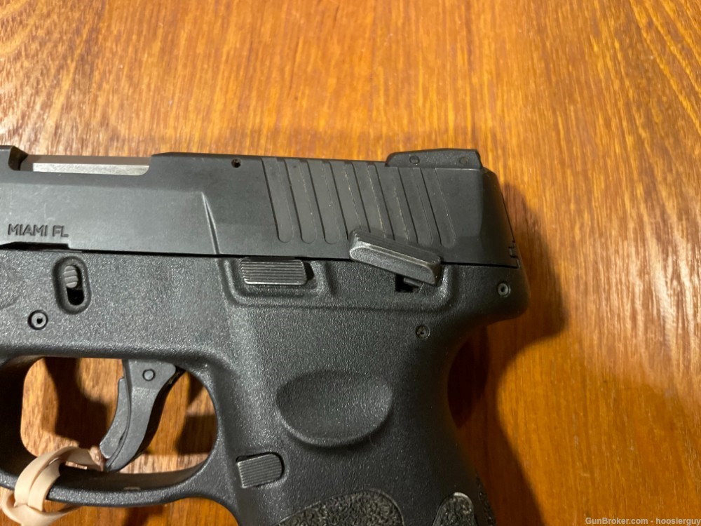 Taurus G2C 9mm w/ holster-img-8