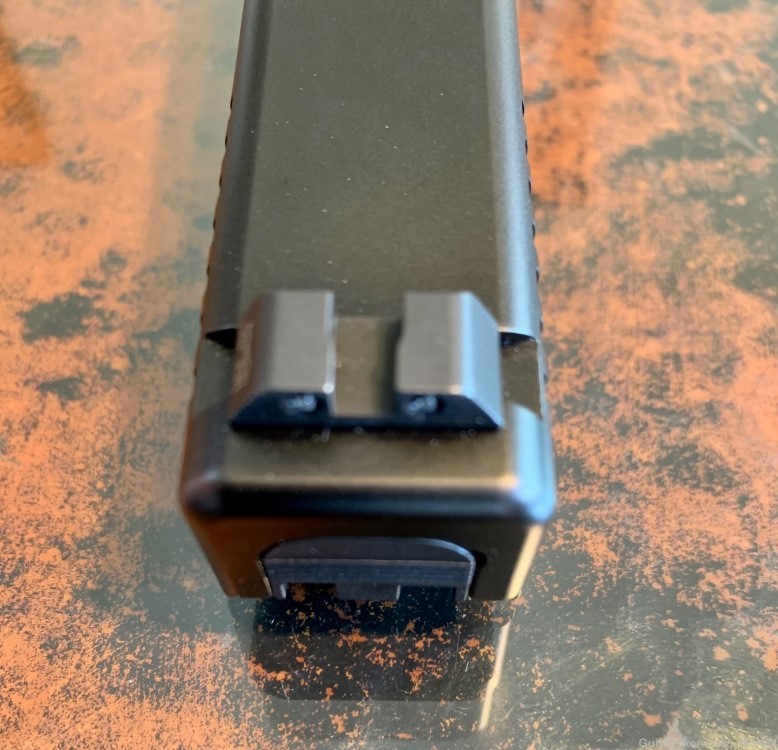 Like New Glock 22 Gen 5 Slide (G22 Gen5) .40 S&W OEM Slide Tritium Sights-img-4