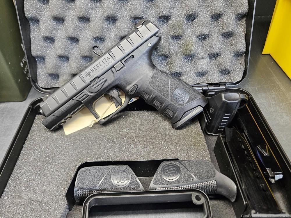 Beretta APX FULL SIZE with 3-17 Round Mags NIB-img-0