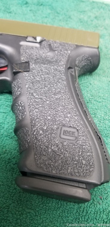 GLOCK 17 GEN 4 9MM CUSTOM AS NEW, NO BOX OR PAPERS-img-2
