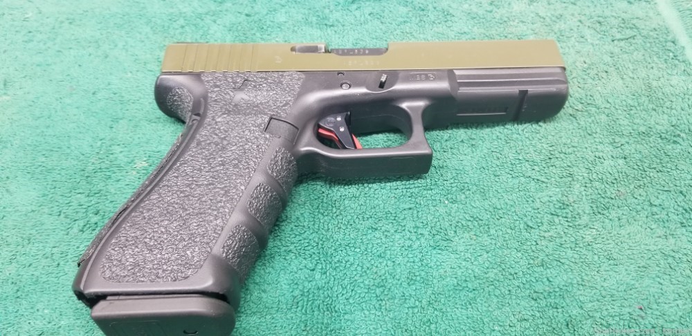 GLOCK 17 GEN 4 9MM CUSTOM AS NEW, NO BOX OR PAPERS-img-7