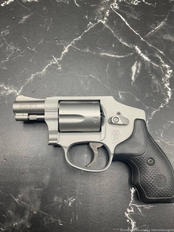 Smith & Wesson .38 Revolver 642-2 Airweight -img-4