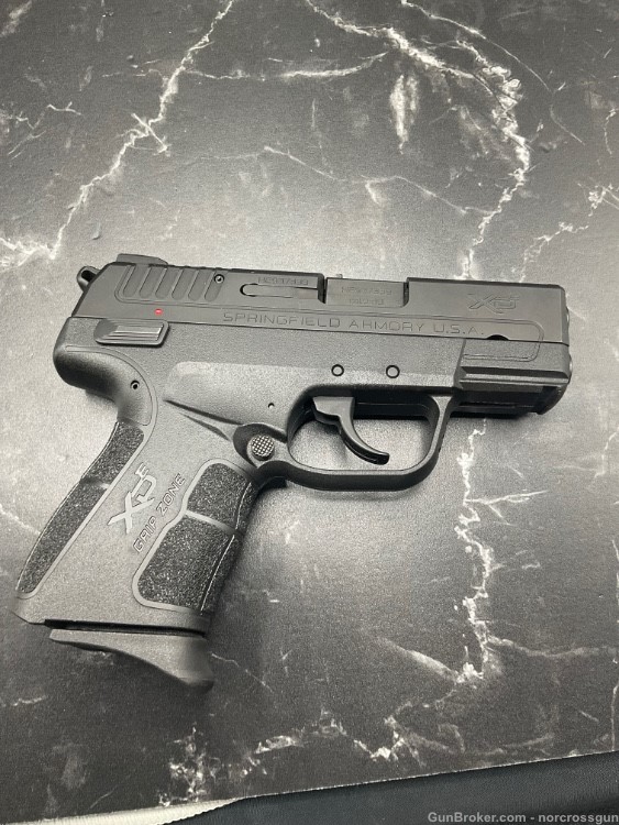 Springfield XDe 3.3 9mm with 2 mags and case-img-5