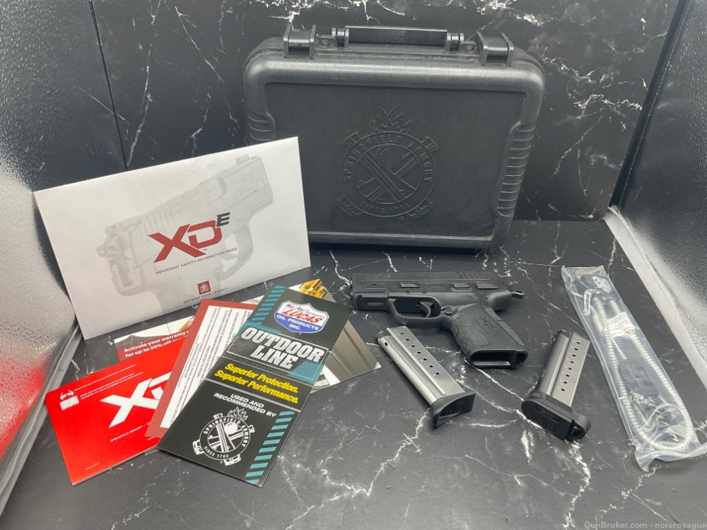 Springfield XDe 3.3 9mm with 2 mags and case-img-0