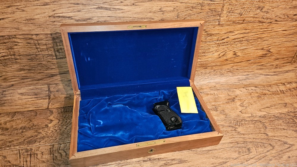 Walther P38 - 100 Jahre Commemorative Pistol 9mm Collectors GRADE!-img-12