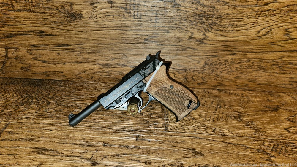 Walther P38 - 100 Jahre Commemorative Pistol 9mm Collectors GRADE!-img-3