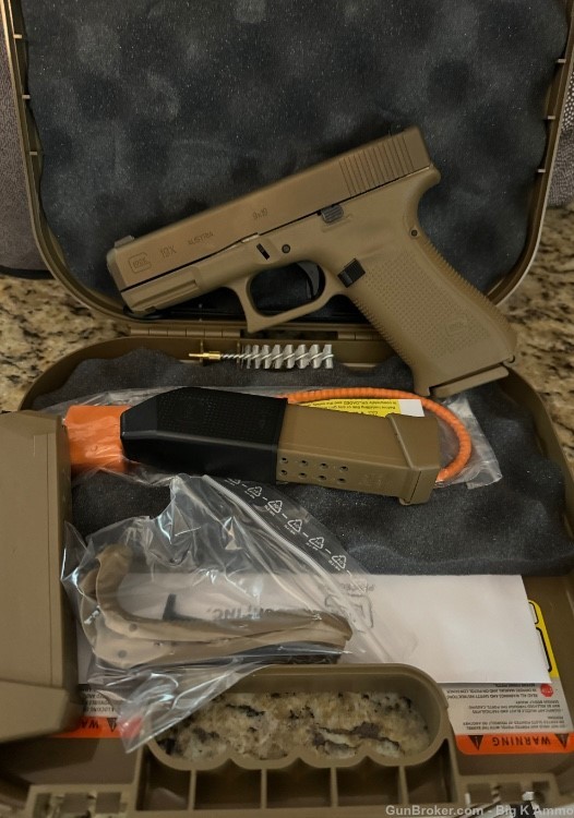 Glock 19x Gen 5 Compact Handgun 9mm Luger 19rd(2) & 17rd(1) Magazines 4”-img-0