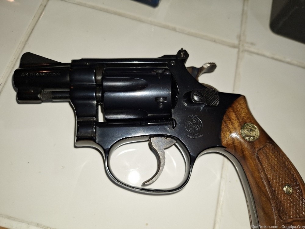 Smith and Wesson Model 34-1 , 6 shot 22 Cal / 99% condition -img-10
