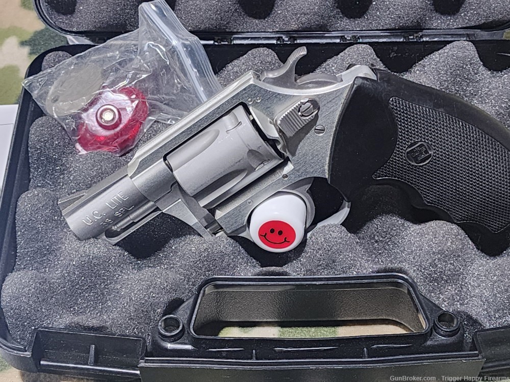 Charter Arms U.C Lite 38 .38SPL revolver. Used very little -img-1