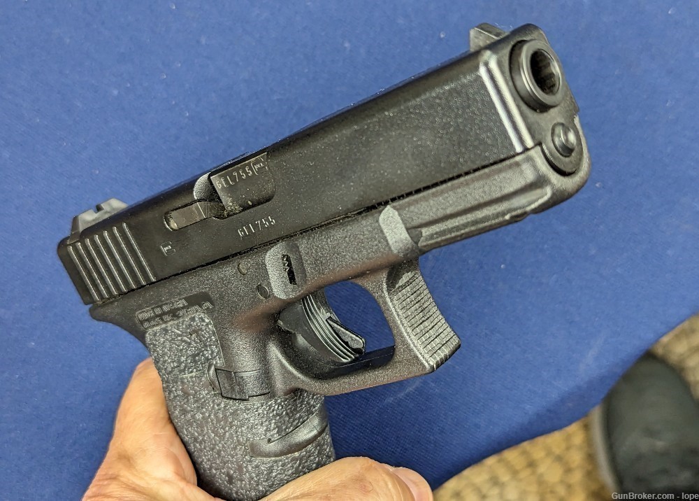 Fine Compact Glock 19 9MM Auto Pistol-img-8