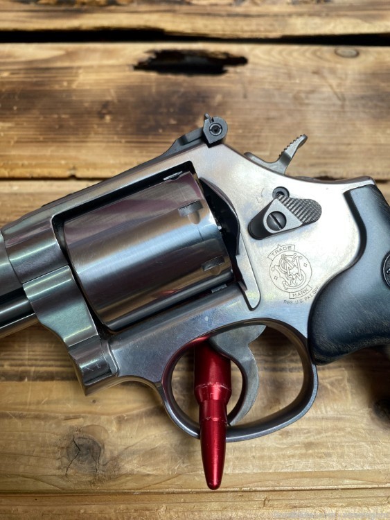 7 Rd Smith & Wesson Revolver 686-6 *.357 mag* in Great Shape-img-2