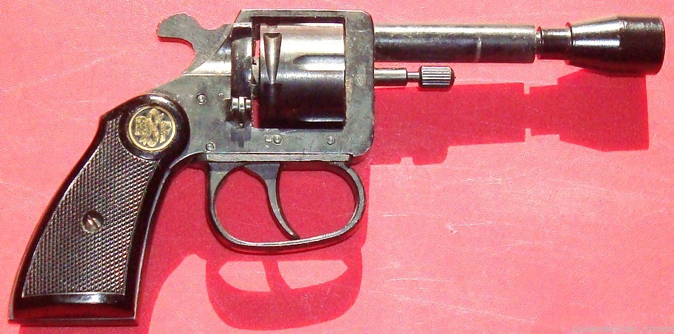 Rare German 6mm blank / Flare / Tear Gas Revolver. Vintage 1950's BSF brand-img-1