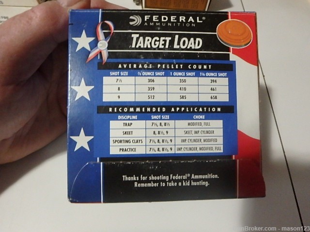 FULL 12 GA FEDERAL USA RED-WHITE & BLUE SHELLS NO 8 SHOT-img-2