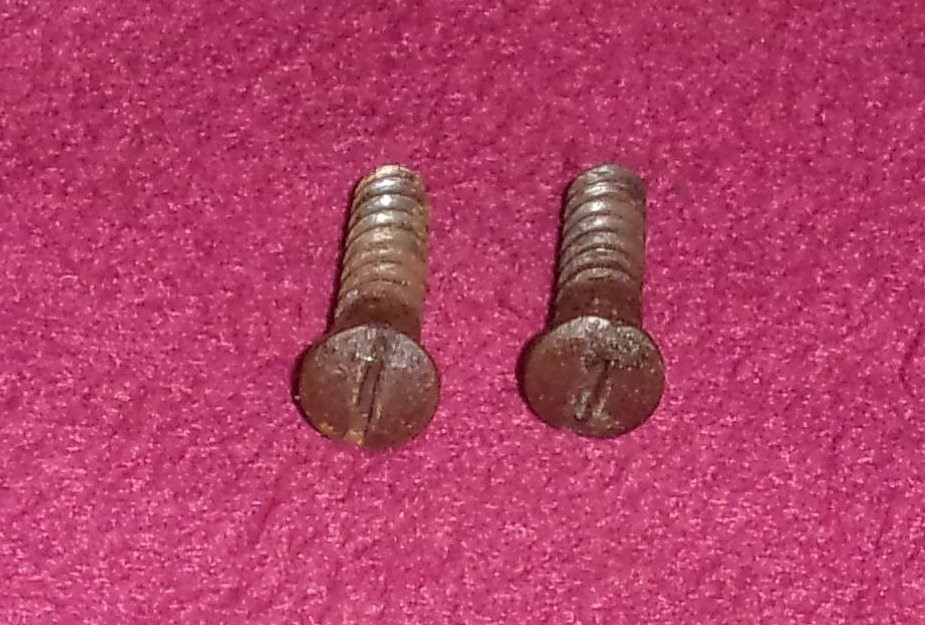 REMINGTON 510 .22 S,L,LR BUTTPLATE SCREWS-img-1