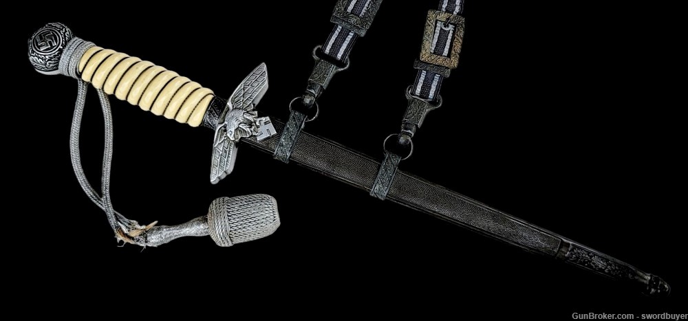  WWII German Luftwaffe Officer's Dagger with Hangers-img-14