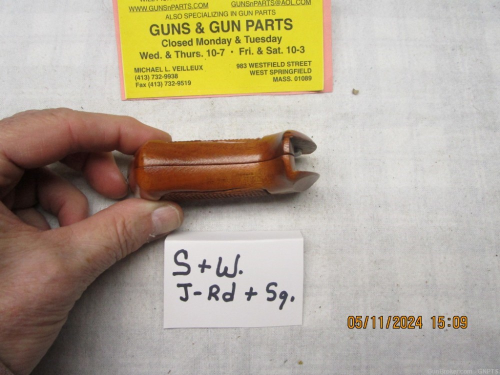 Smith & Wesson factory -J- frame banana grip for a round butt.-img-2