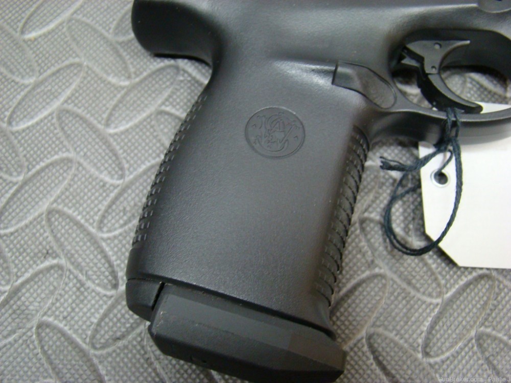 Smith & Wesson sw40f 2nd Amendment -img-1