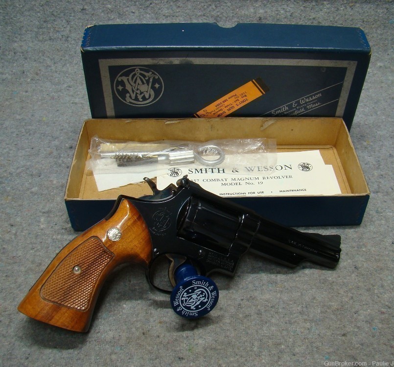 Smith & Wesson model 19-3 357 magnum-img-0
