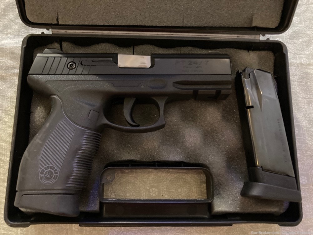 TAURUS PT24/7 semi auto pistol Taurus 40SW with Two Mags Nice See Pictures-img-0