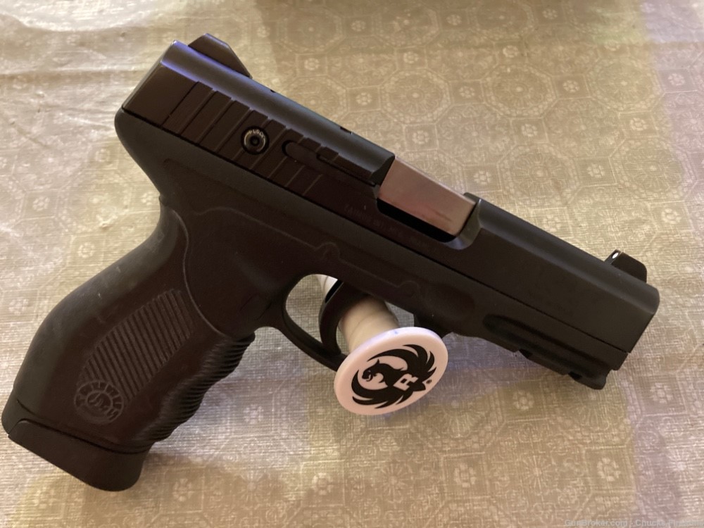 TAURUS PT24/7 semi auto pistol Taurus 40SW with Two Mags Nice See Pictures-img-4