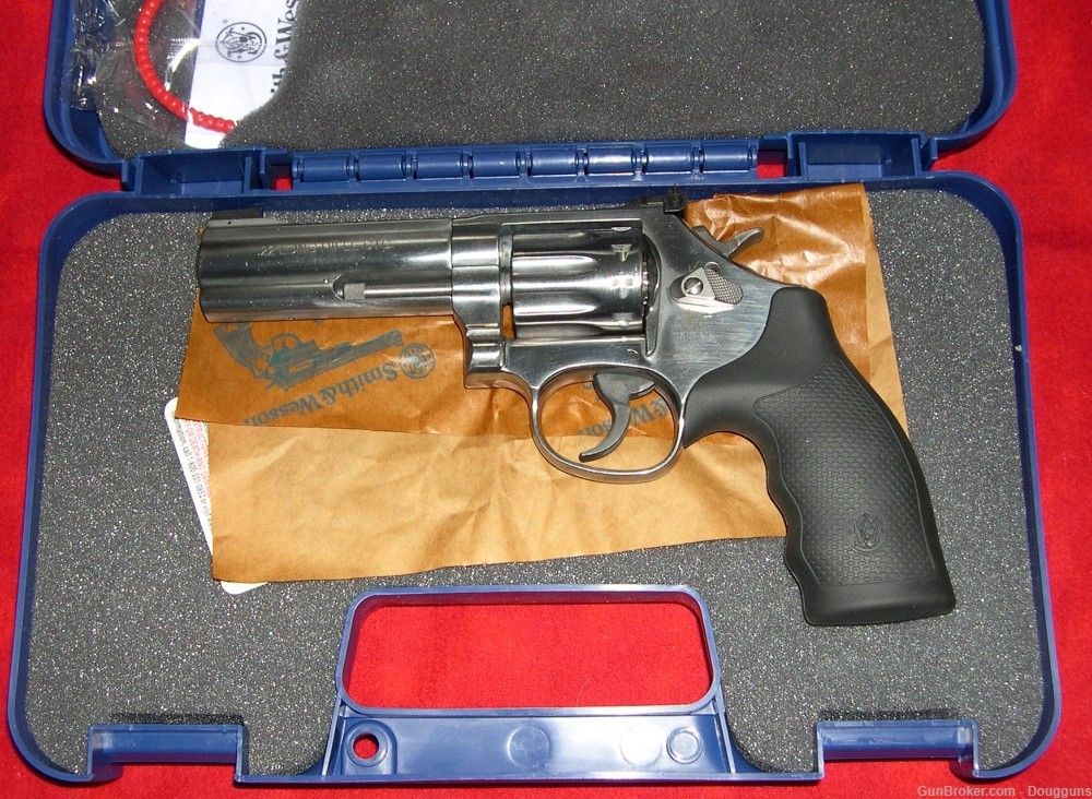 Smith & Wesson 617-6 DA/SA 160584 4in Barrel 10 Shot 22LR Revolver-img-0