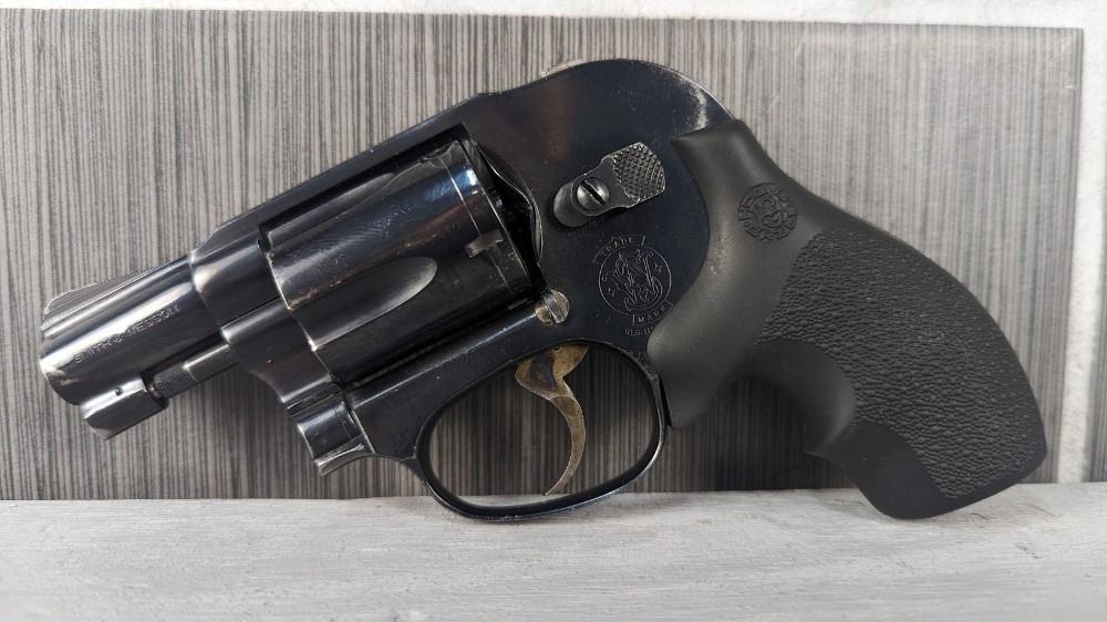 Smith & Wesson 49 no dash  38 spl-img-2
