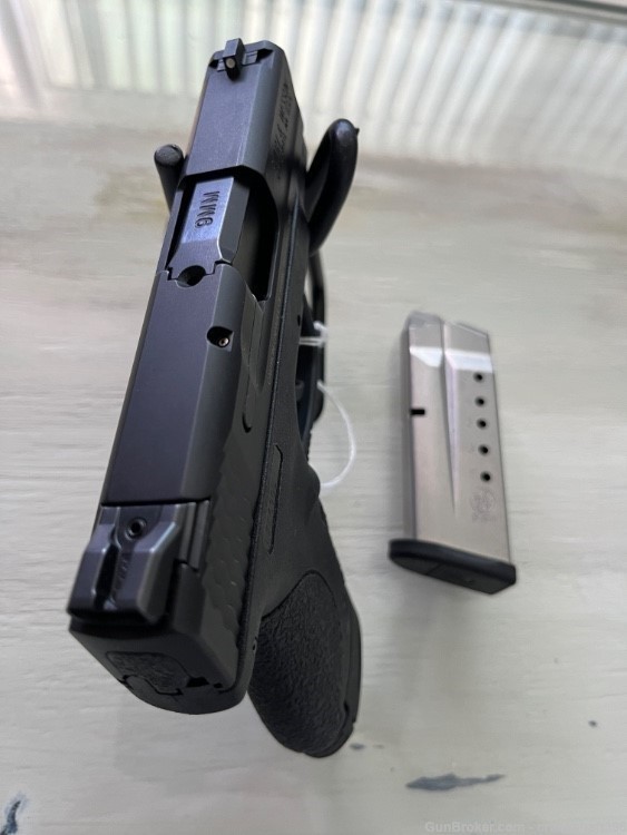 S&W M&P 9 Shield Semi-Auto Pistol  9MM: 1 - 8rd & 1 - 7 rd mags  3" barrel -img-1