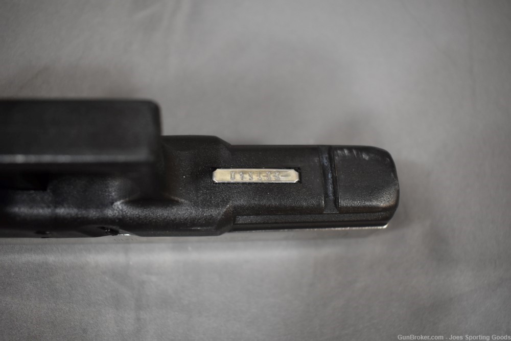 Glock 17 Gen 3 - 9mm Semi-Automatic Pistol w/ Factory Case & Two Magazines-img-10