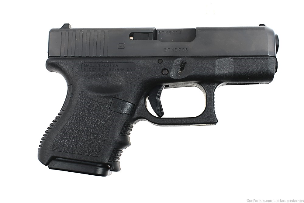 Like-New Glock 26 Compact Semi-Automatic 9mm Pistol -img-2