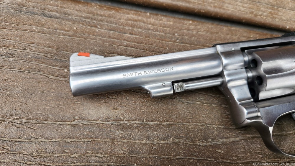 S&W 63 4" stainless 22lr 6 shot revolver,  M1589xx-img-5