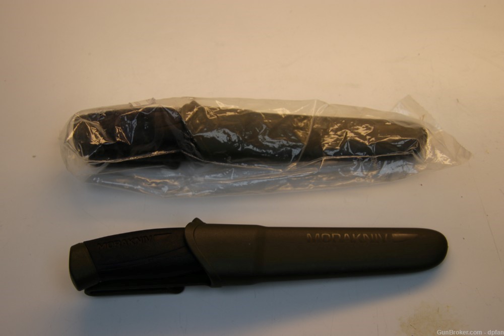 MORAKNIV Companion Outdoor Knife - Military Green (2 knives)-img-2
