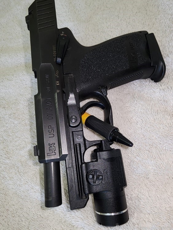  H&K USP compact .40 with new tlr-3 -img-3