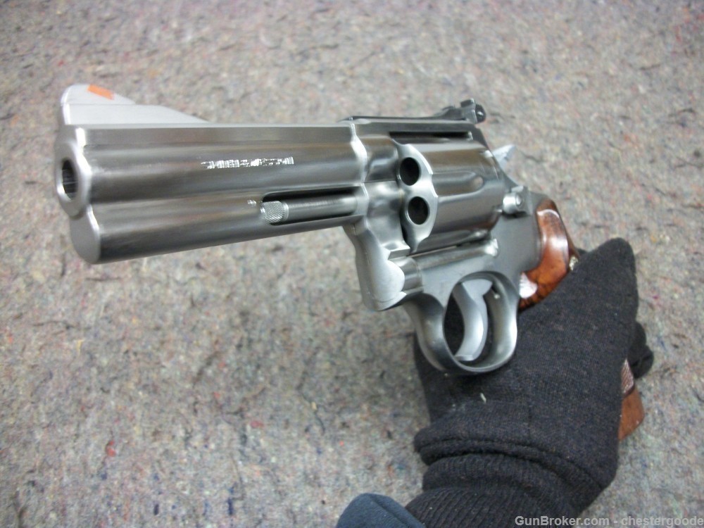SMITH & WESSON 686 STAINLESS 4" NO DASH-img-2