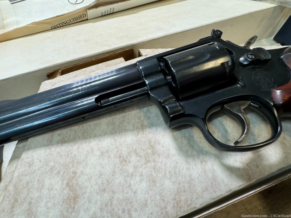Smith & Wesson model 586 .357 Magnum with Original Box! Excellent Condition-img-13