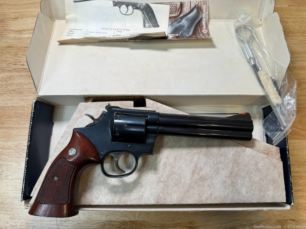 Smith & Wesson model 586 .357 Magnum with Original Box! Excellent Condition-img-0