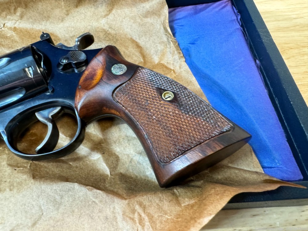 S&W Smith & Wesson Model 29 .44 Magnum w/ Presentation Box-img-3