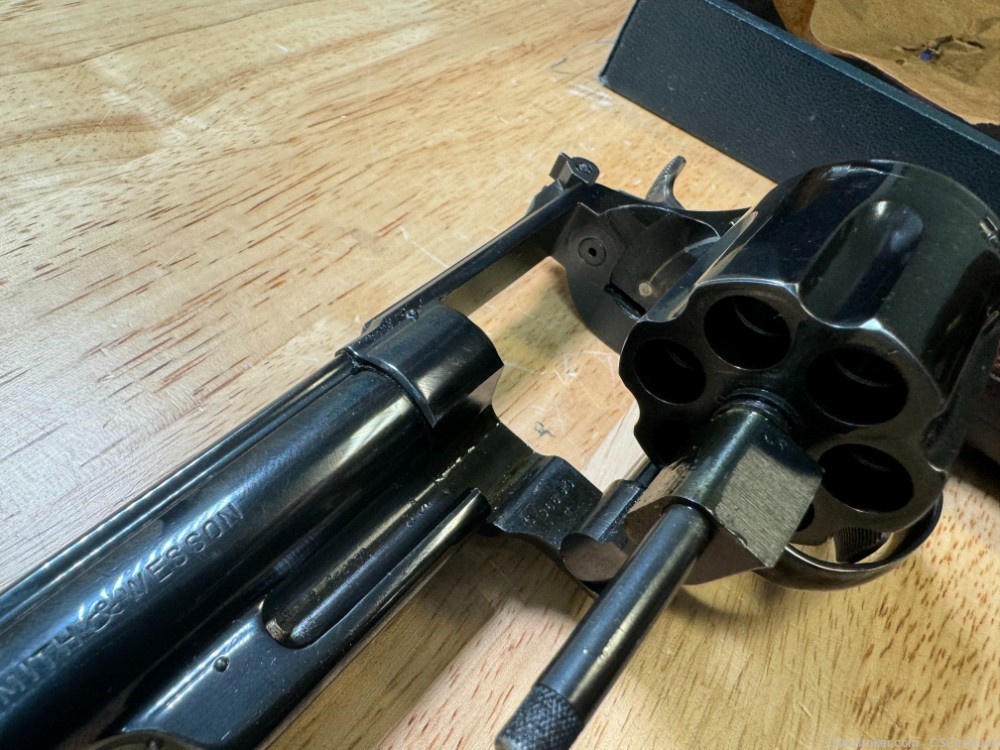 S&W Smith & Wesson Model 29 .44 Magnum w/ Presentation Box-img-16