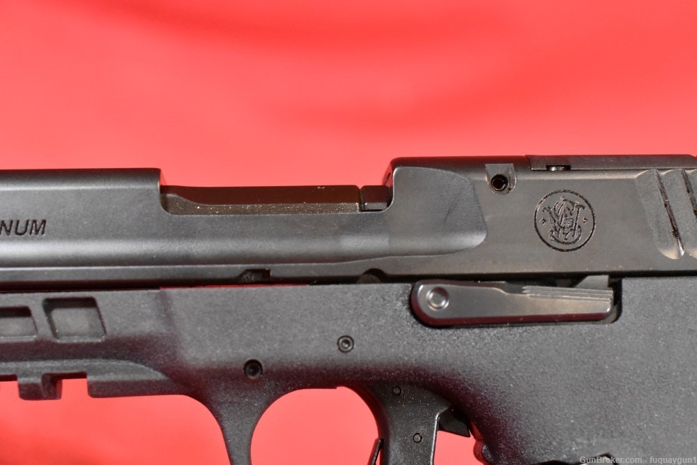 S&W M&P 22 Magnum DEALER SAMPLE M&P22 Magnum-img-8