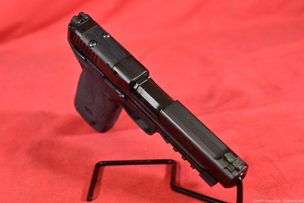 S&W M&P 22 Magnum DEALER SAMPLE M&P22 Magnum-img-5