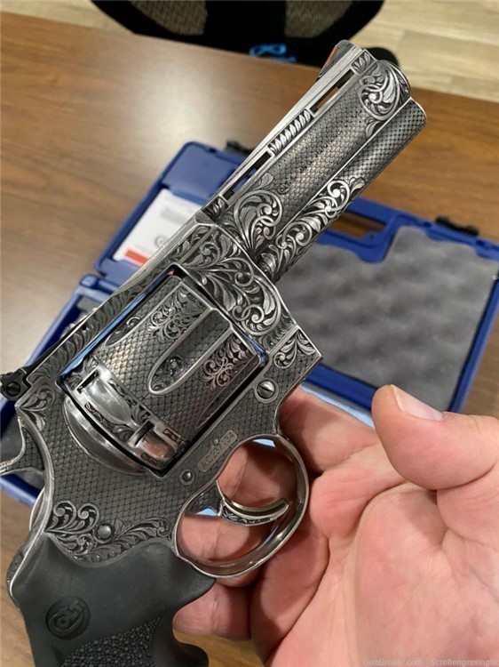 Colt Anaconda 44mag 4.25" Custom Engraved-img-5