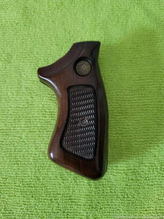 Factory grips for Taurus model 941.-img-1