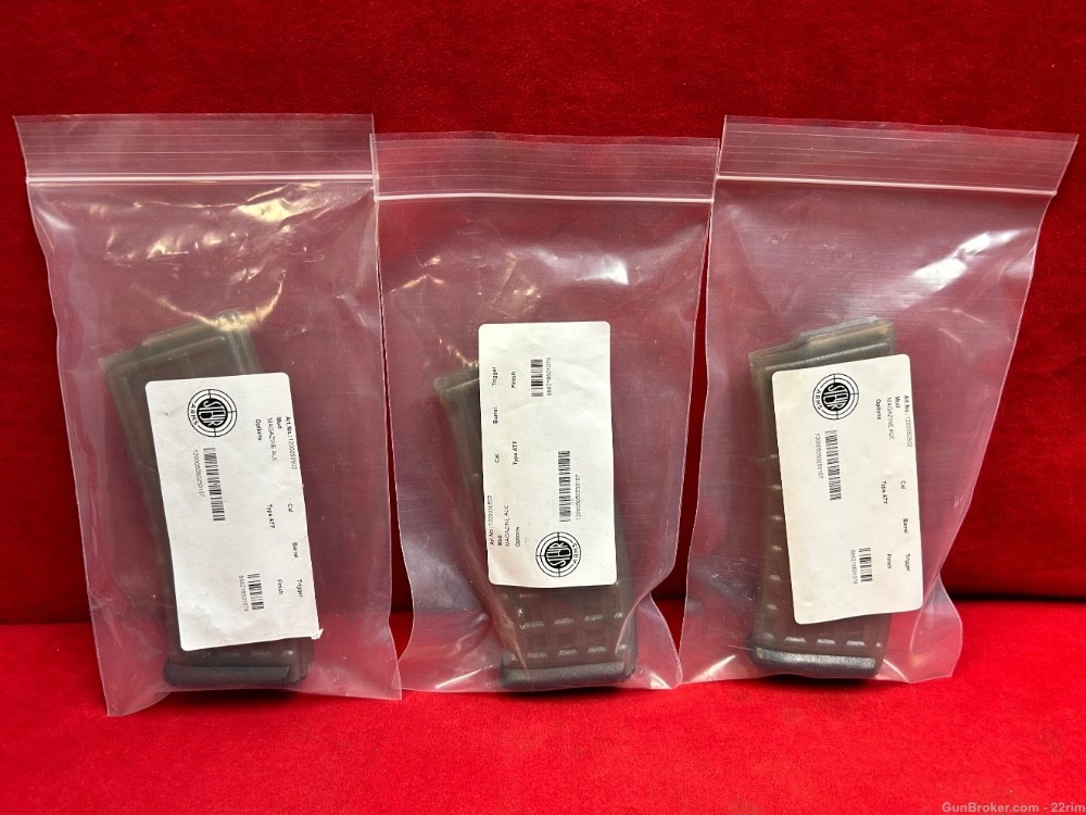(3) Steyr AUG Pattern 30rd Magazines, New-img-4