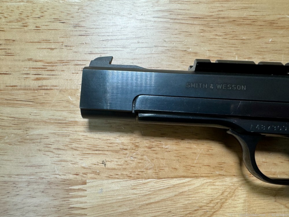 Smith & Wesson Model 41 Pistol w/ 3 Magazines, Scope Mount-img-6
