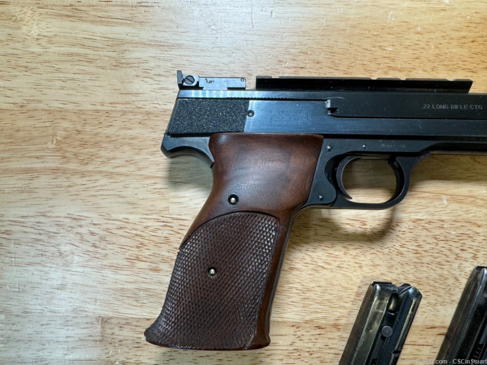 Smith & Wesson Model 41 Pistol w/ 3 Magazines, Scope Mount-img-1