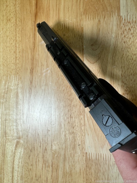 Smith & Wesson Model 41 Pistol w/ 3 Magazines, Scope Mount-img-11
