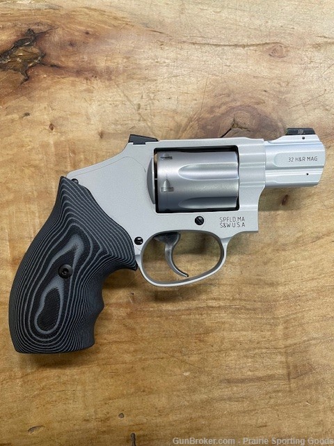 Smith & Wesson 632UC 32 H&R Mag Lipsey's Exclusive NEW-img-5