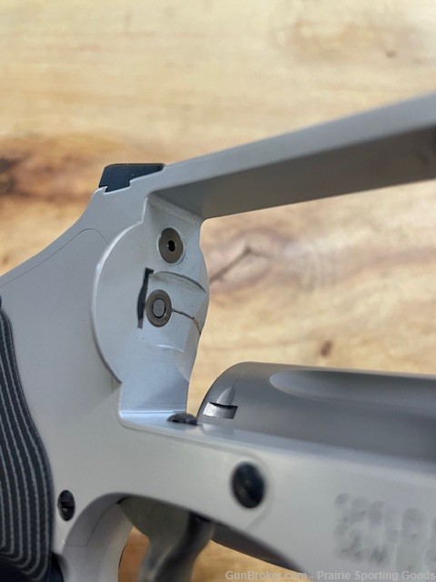 Smith & Wesson 632UC 32 H&R Mag Lipsey's Exclusive NEW-img-12